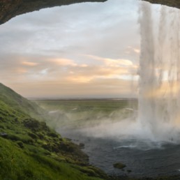 , SOUTH COAST TOUR WITH AN OVERNIGHT STAY IN A BUBBLE